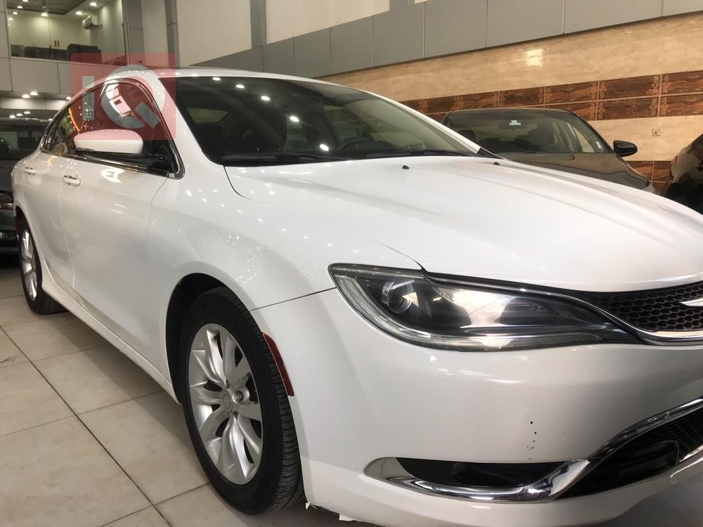 Chrysler 200
